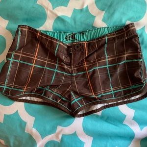 O’Neill brown plaid board shorts size 7